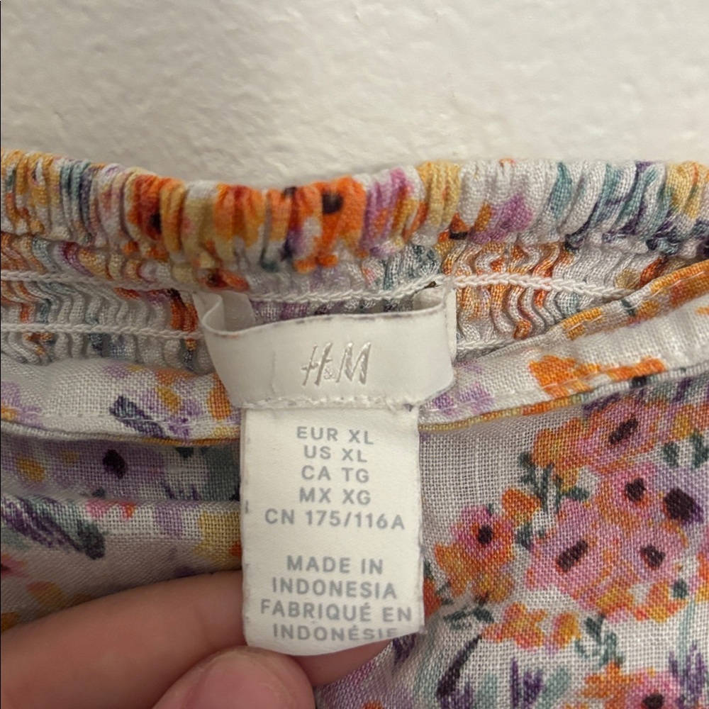 H&M Linen Top - Picture 3 of 3